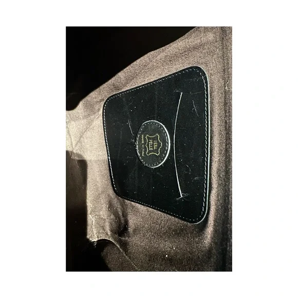 DESORI Leather Shoulder Bag with Sculpted Flap - Picture 3 of 8